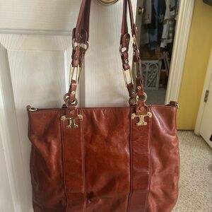 Chic Leather Tote Bag in Rich Brown